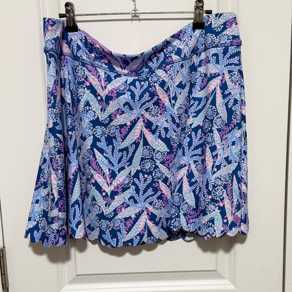 HTF LILLY PULITZER BARTON BLUE STAR GAZING LUXLETIC AILA SKORT, size XL - Picture 3 of 6